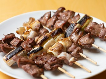 鶏ではなく豚がメインの『やきとり盛り合わせ』