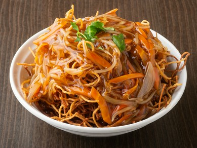 自慢の自家製生そばの『揚げ蕎麦あんかけ』