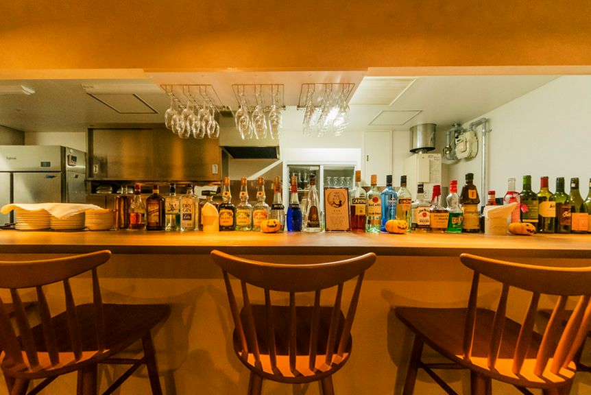 ランチでもディナーでもOK。カウンター席はお1人さまの特等席