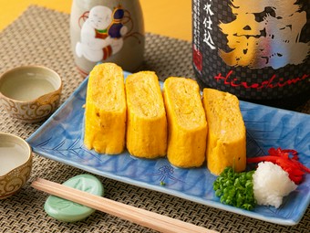 旨み広がるダシをたっぷり。手巻き仕上げの『ふわふわ出来たて卵焼き』