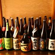 店主が厳選した新焼酎や限定焼酎が豊富に揃い、それぞれの焼酎が持つ個性を大切にしています。焼酎の深い世界を堪能したい方にとって、【味範家】はまさにオススメの場所です。