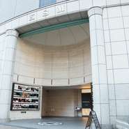 特別な一日をさらに引き立てるような料理を堪能できるお店です。贅沢な食材や地元ならではの新鮮な食材を取り入れながら、特別な日をさらに思い出深くする一皿を用意しています。