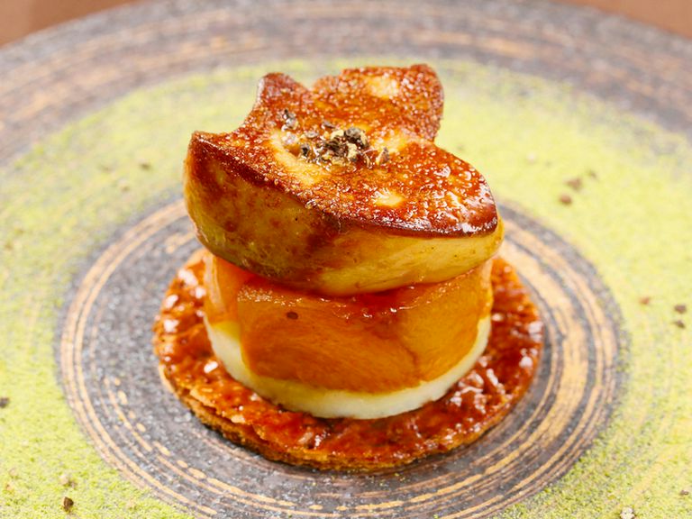 柿のキャラメリゼとフォアグラのポワレ タルト仕立て