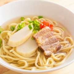 かつおスープと歯切れのいい麺、そして三枚肉。ベーシックなあのおいしさをここ千葉県で。『沖縄そば』