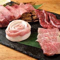 黒毛和牛を満喫できる華やかな一皿『お肉の盛り合わせ』