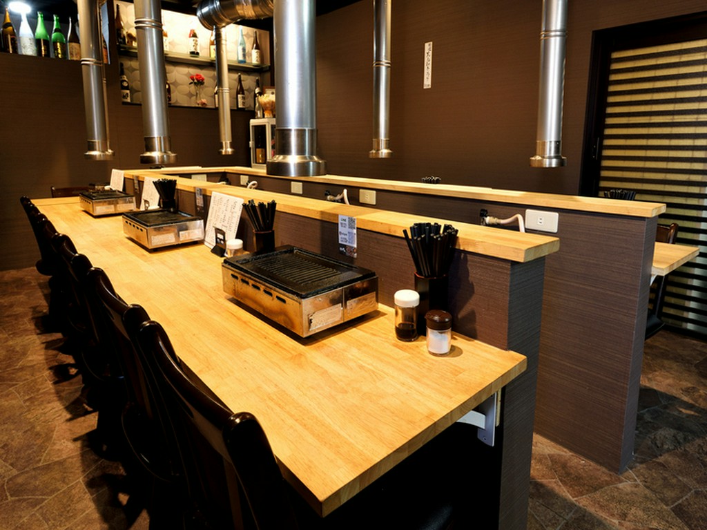 店内は10名から貸切での利用が可能