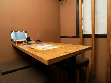 親しい間柄が安心して集まれる環境で外食を楽しむ
