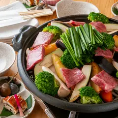コース料理で人気の『土佐和牛陶板焼き　2名様～』(料金は1人前)