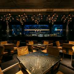 都会の喧騒から離れた別世界で、非日常を楽しむ