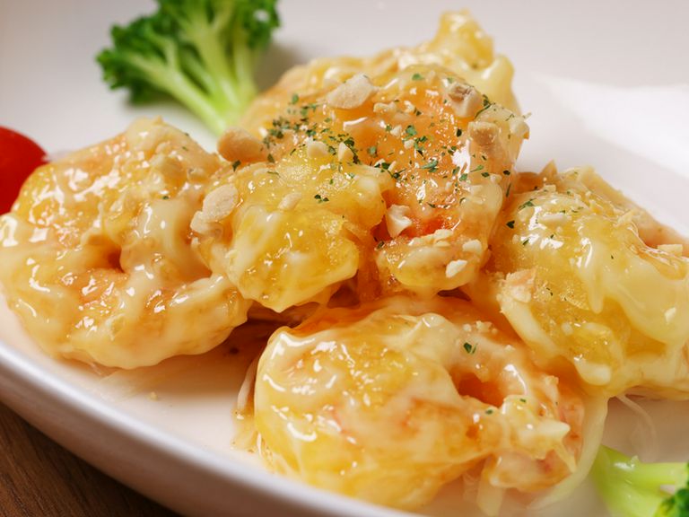 ほのかに甘く、ミルキーな味わいが人気の『エビ天マヨ和え』