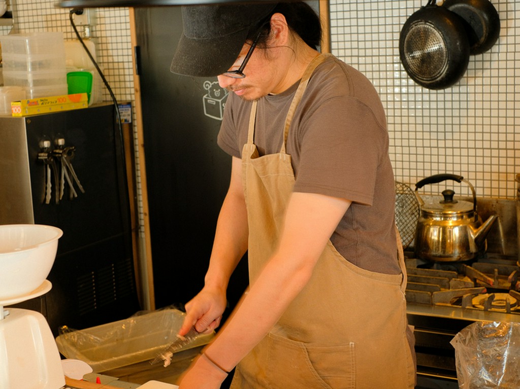 「ラム肉初心者さんもお気軽にどうぞ」と語る弓崎店長