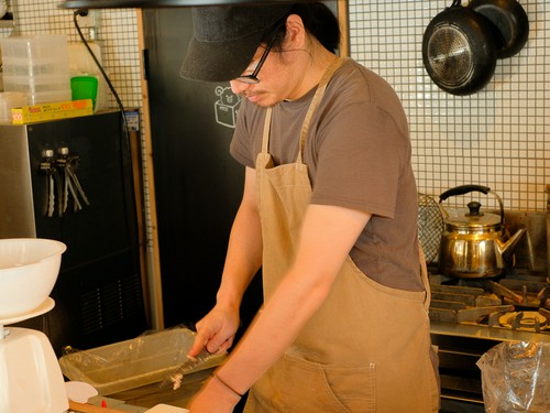 「ラム肉初心者さんもお気軽にどうぞ」と語る弓崎店長