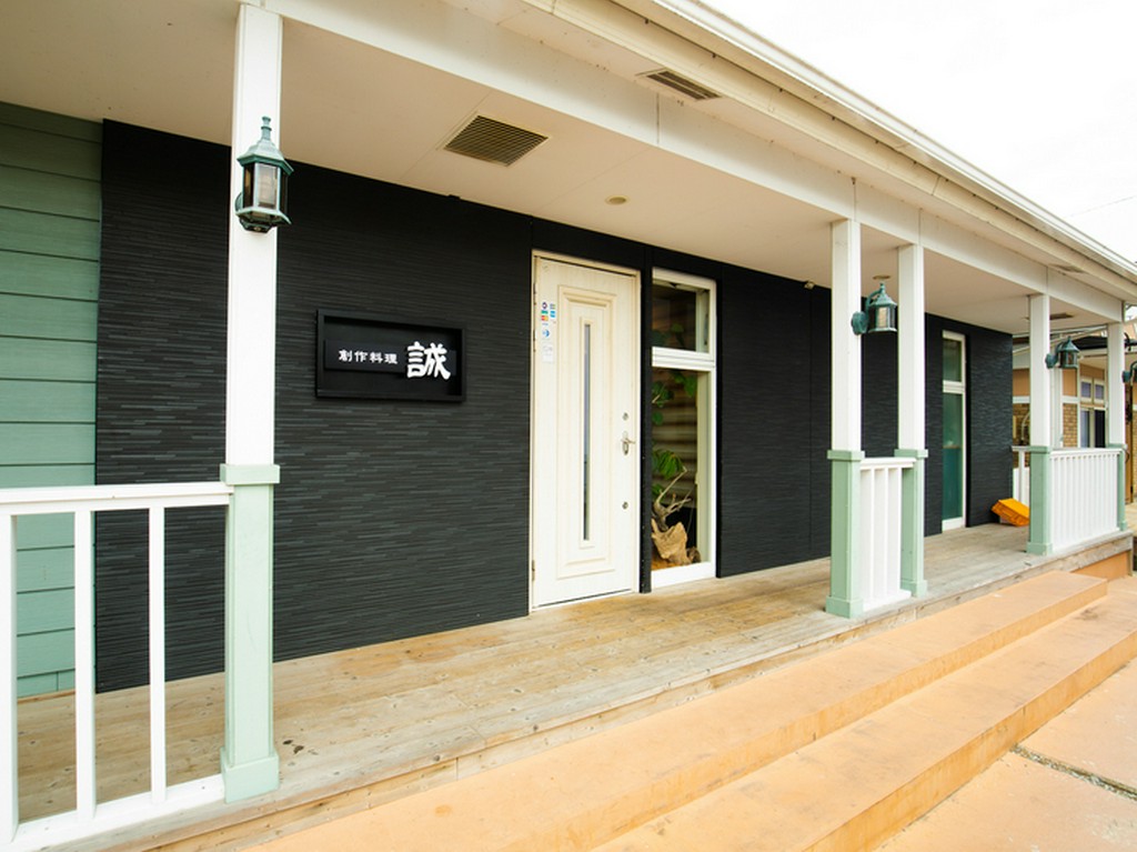 旬の食材や高級食材を、遊び心溢れる創作料理で満喫できる店