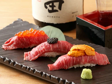 肉の旨みを堪能する『和牛肉寿司』　