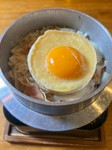 カマンベールを一緒に炊き込んだ洋風釜めし
味変に生クリームとブラックペッパーをつけておりますので
まるでカルボナーラの様な味わいがお楽しみ頂けます