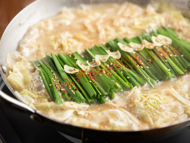 国産牛の小腸を100%使用したもつが魅力!『もつ鍋 味噌だし』