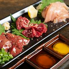 超新鮮な鶏肉の『造り盛り合わせ』