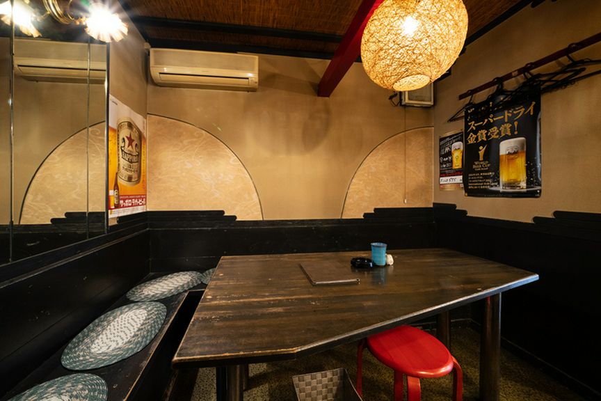 こぢんまりとした店内は居心地抜群