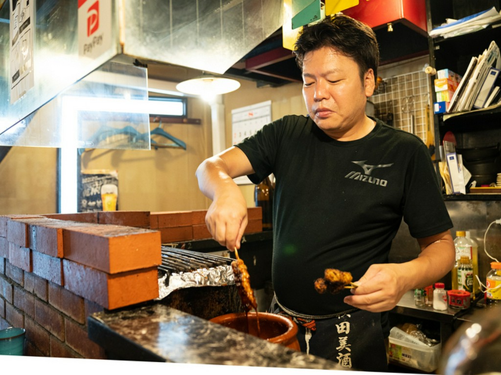 さらなる美味しさを求め、タレの改良にも余念がない
