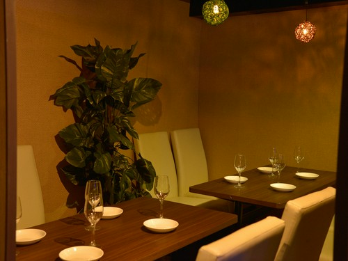 雰囲気の良い座席が並びます