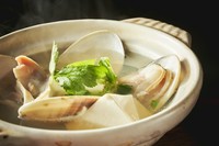 大きめのはまぐりから出る出汁は格別です。
ここだけの話…料理長がもっと味見をしたいと言っていました。
それだけ旨い！と言う事。