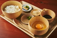 宮崎県から直送して頂いている卵！
10種類以上試食して選ばれた卵！
新潟米［新之助］使用！
おいしいに決まってます！
