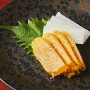 からすみと大根の相性がぴったりな一品です。