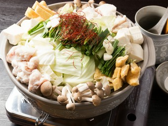 シメの麺までボリューム満点の『おぐりや名物もつ鍋コース』