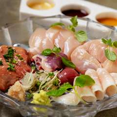 朝挽きの鮮度が良い鶏肉だから味わえる『五種盛合わせ』