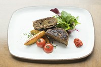 柔らかい繊細な赤身肉をお楽しみください