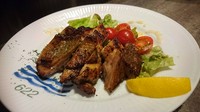 香川名産骨付き鶏
オリジナルスパイスで味付けした鶏、当店では食べやすく骨は抜いちゃいました！
