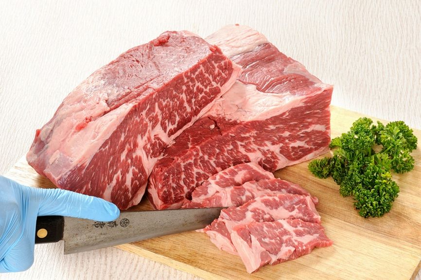 全メニューが食べ放題。コストパフォーマンス抜群な『プレミアム 熟成厚切りステーキ食べ放題』