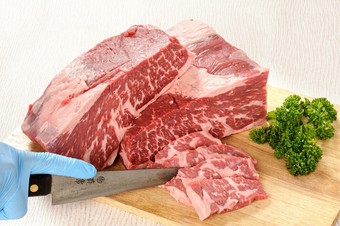 全メニューが食べ放題。コストパフォーマンス抜群な『プレミアム　熟成厚切りステーキ食べ放題』