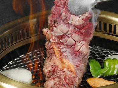 バリエーション豊富なサイドメニューも楽しめる『スペシャル　40日熟成肉食べ放題』