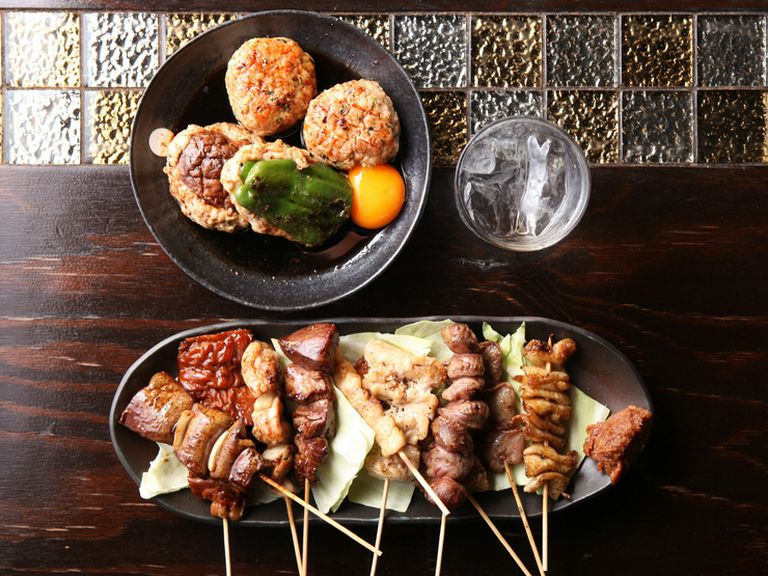 『串盛り』10本1375円／『つくね』1520円〜