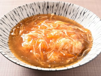 フカヒレあんがたっぷりで、贅沢な一皿『フカヒレあんかけチャーハン』