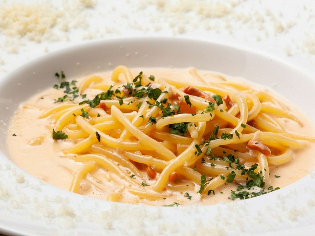 リピーター多数！絶妙な塩気がたまらない『濃厚塩辛クリームパスタ』