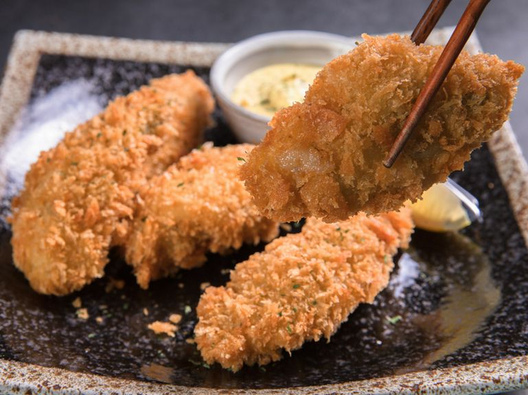 大粒の牡蠣の旨みを堪能『まぎぃ〜！　牡蠣フライ』