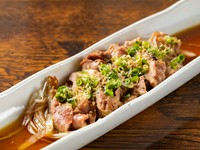 噛むほどに味わい深い！絶品の鶏料理『親鳥のたたき』