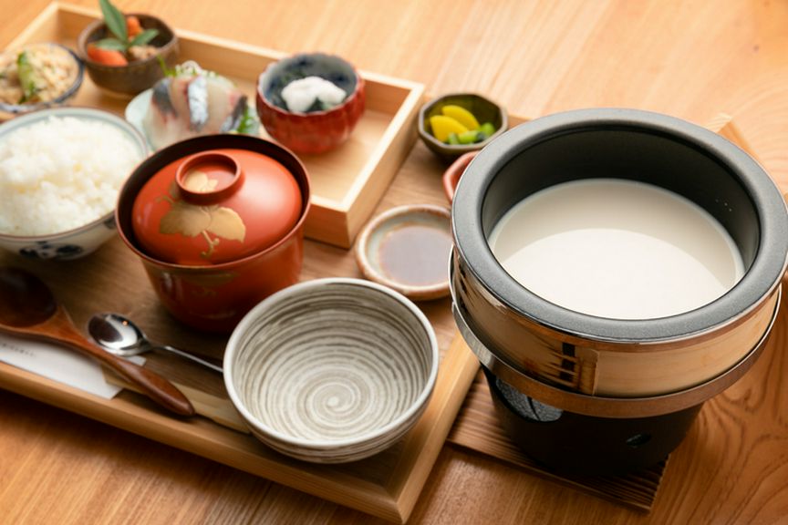 出来たての温かい豆腐をいただく『天水分御膳』