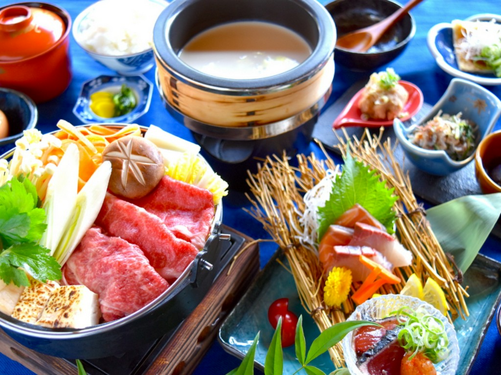 一人分ずつ提供される夜の御膳『天水分オリーブ牛すき焼き』