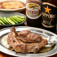 2時間飲み放題付きのコースも用意。サラダ、お造り、回転オードブルのほか、鍋料理をつけるかどうか選べます。希望に合わせて柔軟に対応してくれるので、気軽に相談してみては。