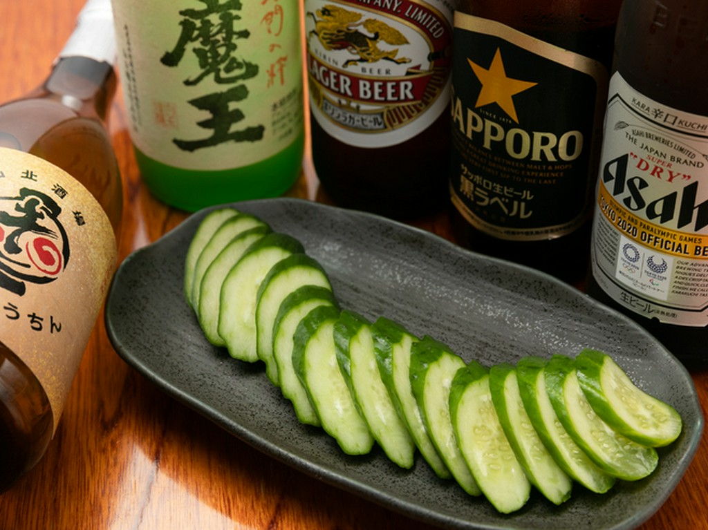 あっさりとした『きゅうり１本浅漬け』は箸休めにも最適