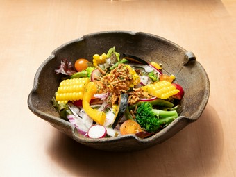 大切に育てた旬の野菜が主役！『旬の野菜サラダ』