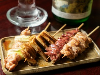 料理人こだわりの焼鳥を堪能できる『おまかせ盛り合わせ』