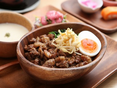 一番人気の『魯肉飯(ルーローハン)』