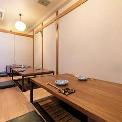 座敷のテーブルは掘りごたつ式
