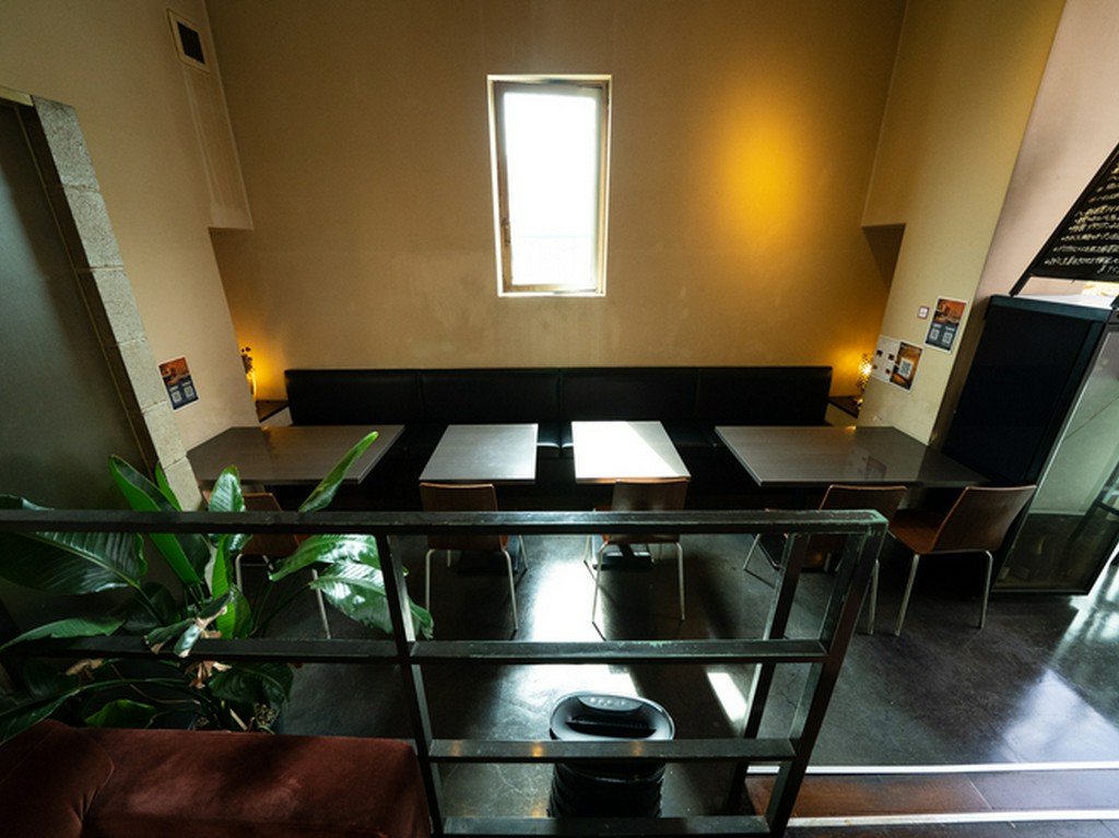 ソファー席から見る風景