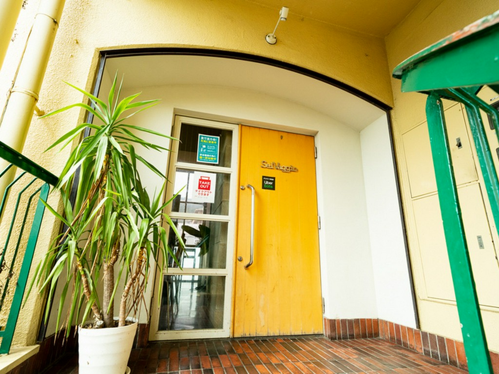 ポップでカラフル、可愛い扉