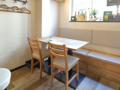カジュアルな店内でのおもてなし